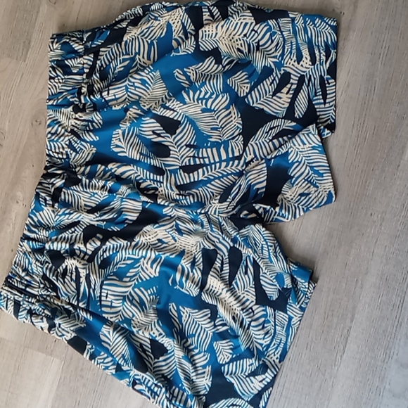 COPY - Robert Louis Palm leaf Shorts size XL - Picture 8 of 10